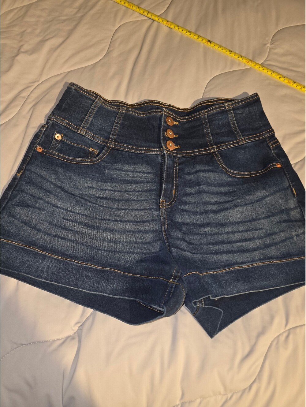 NO BOUNDARIES Jean Shorts Women's Size 15. Juniors Waist Blue Cuffed 5 Pocket